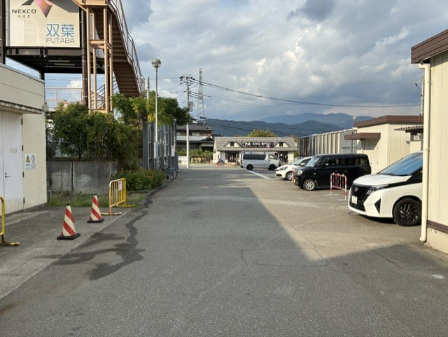 SA裏駐車場